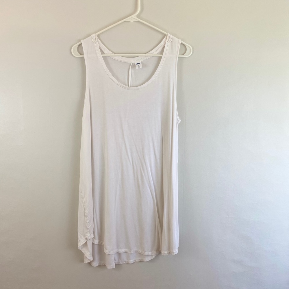 5/$25 Old Navy White Tunic Tank Top